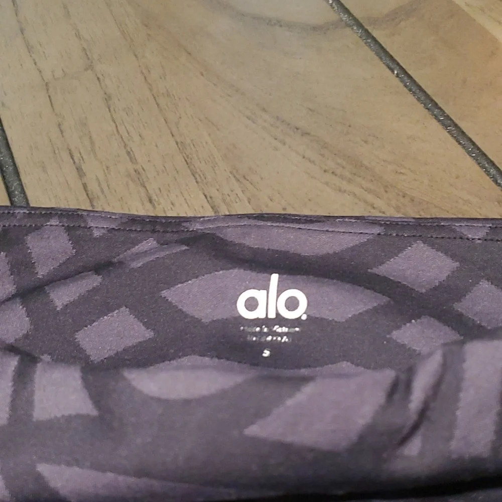 Alo Airblush Capri Leggings